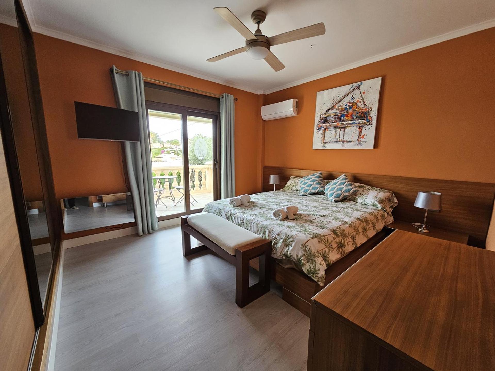 Luxury Villa - Pool, Hot Tub, Aircon, Tvs, Home Cinema, Office, Gbit Internet, Sports Equipment 卡尔佩 外观 照片